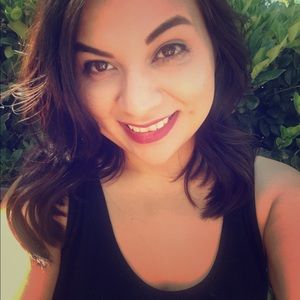 Meet your Posher, Leonor